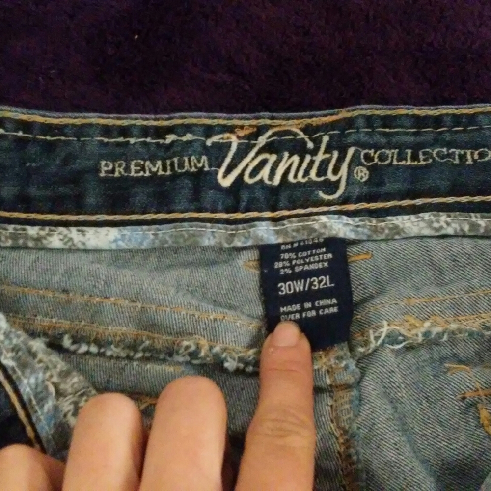 Premium Vanity Collection - Picture 2 of 3